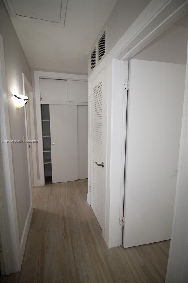 Foto del edificio - 4540 SW 15th St