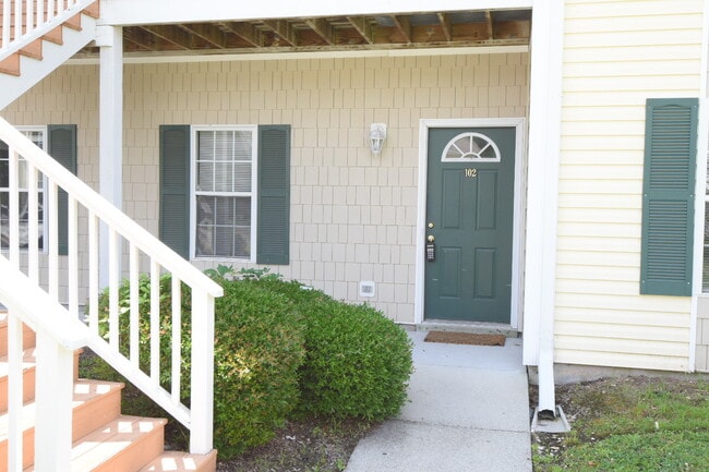 Building Photo - 4610 McClelland Dr