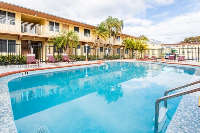 Foto del edificio - 75 Fairway Dr