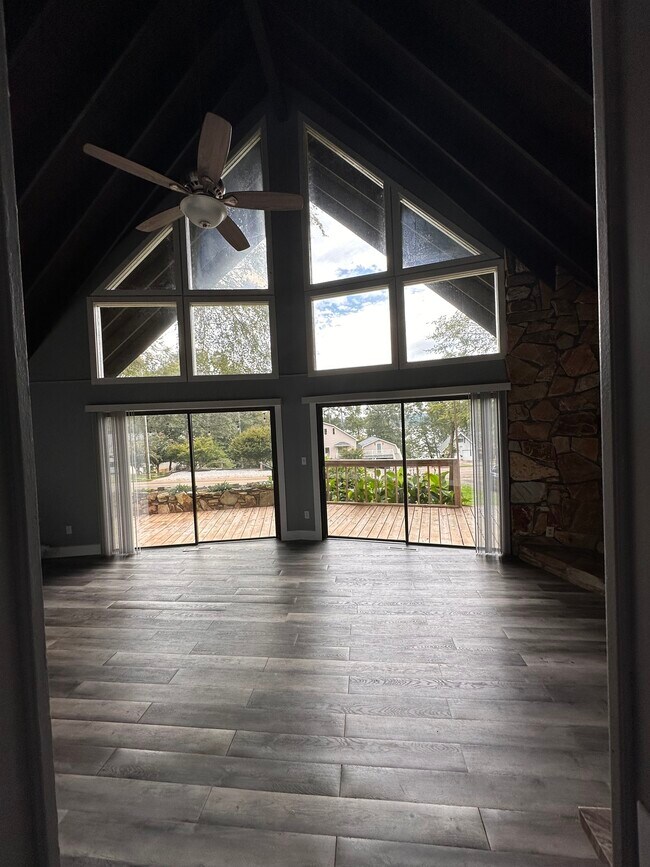 401 Lake Club Cir, Lavonia, GA 30553 House Rental in Lavonia, GA