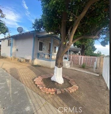 Foto del edificio - 7044 Pierce Ave