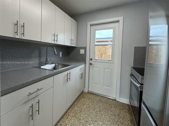Foto del edificio - 575 E 22nd St