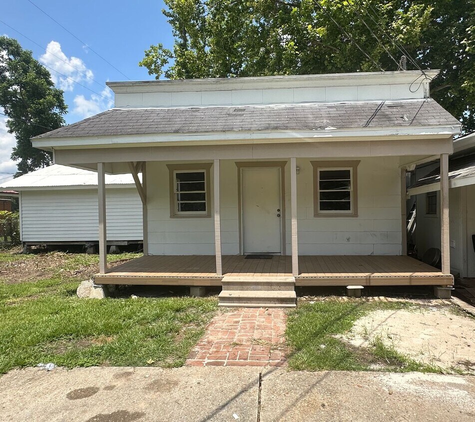 Foto principal - ***COMING SOON*** Completely Renovated 2-bedroom home in Lafayette!