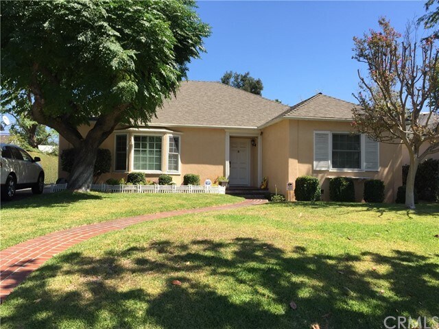 Building Photo - 1106 N Almansor St