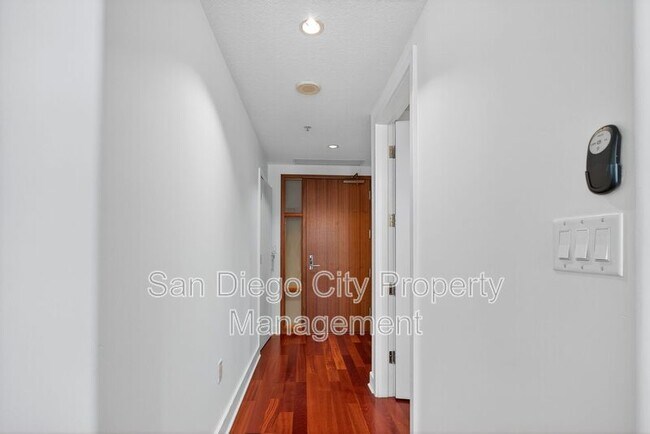 Foto del edificio - 1205 Pacific Hwy