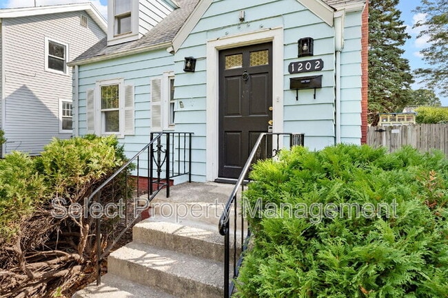 Foto del edificio - 1202 N Anthony Blvd