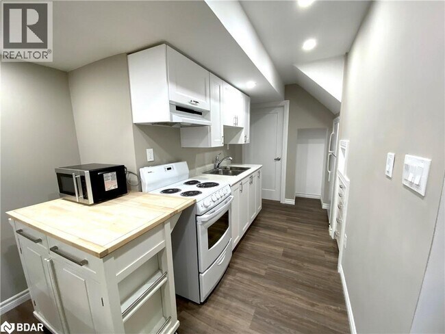 Photo du bâtiment - 4640 Doug Wright Dr