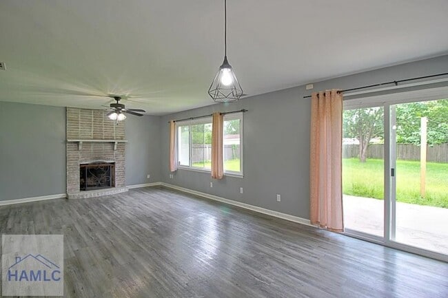 Building Photo - 511 Red Oak Rd