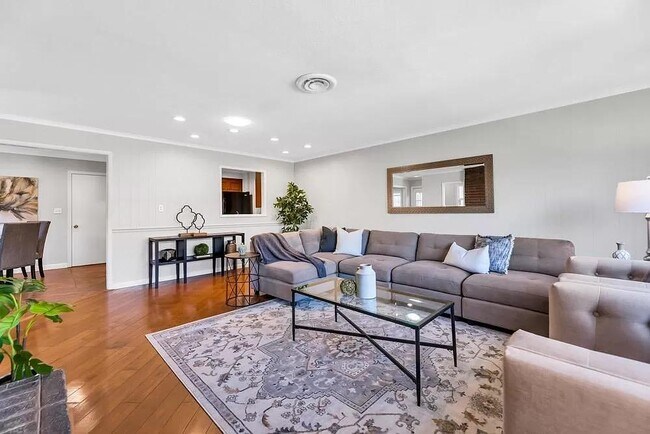 Foto del edificio - 1741 63rd Ave