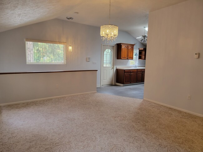 Living Room 2 - 928 W 4th St