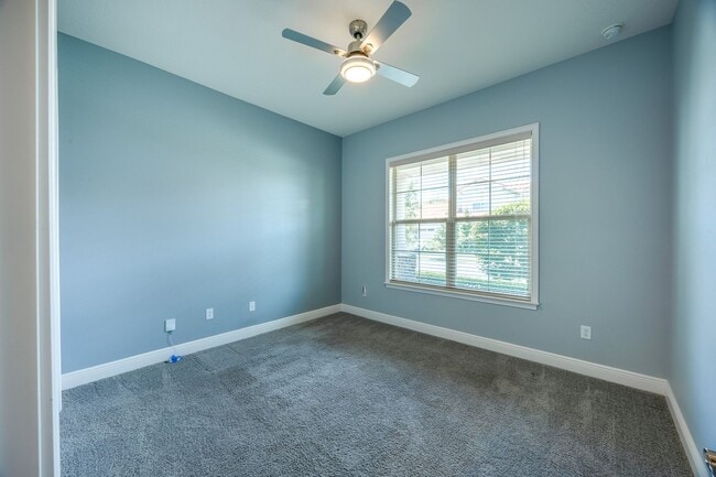 Building Photo - Luxurious 5 Bed/5Bath Home in the Sought-A...