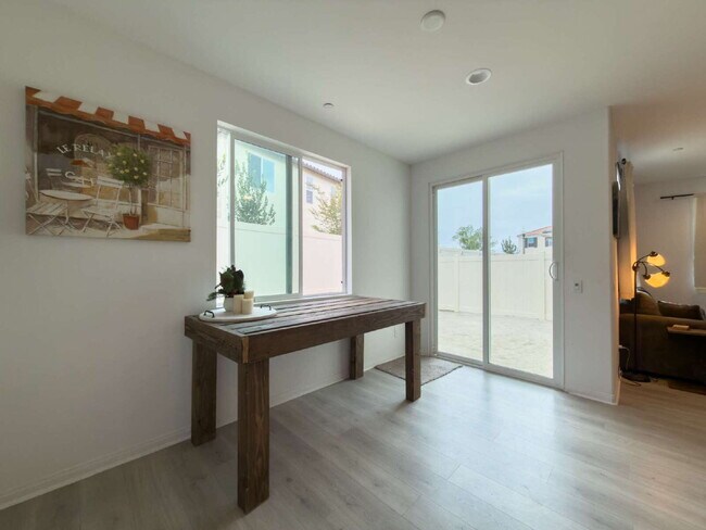 Foto del edificio - Spacious 4-Bed, 3-Bath Retreat on Malalenca Road in the Harvest Subdivision!