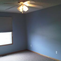 Huge main bedroom - 13040 Europa Trail Way N