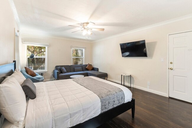 Interior Photo - THE NORM @ 750 Normandie Ave