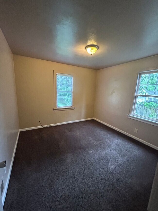 Building Photo - 4026 Weisser Park Ave