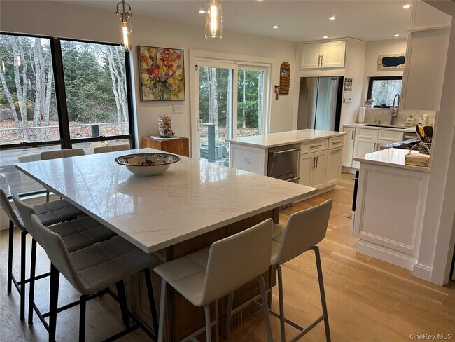 Foto del edificio - 40 Bonac Woods Ln