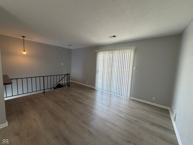 Foto del edificio - 6474 Lupine Terrace