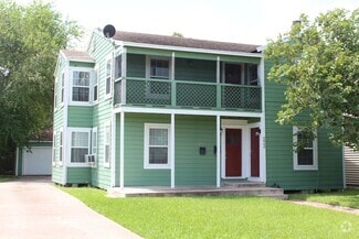 Building Photo - 2851 Topeka St