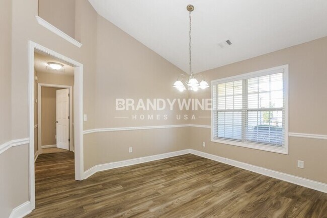 Building Photo - 255 Beranda Cir