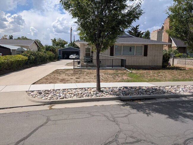 Foto del edificio - 6358 S Mount Vernon Dr