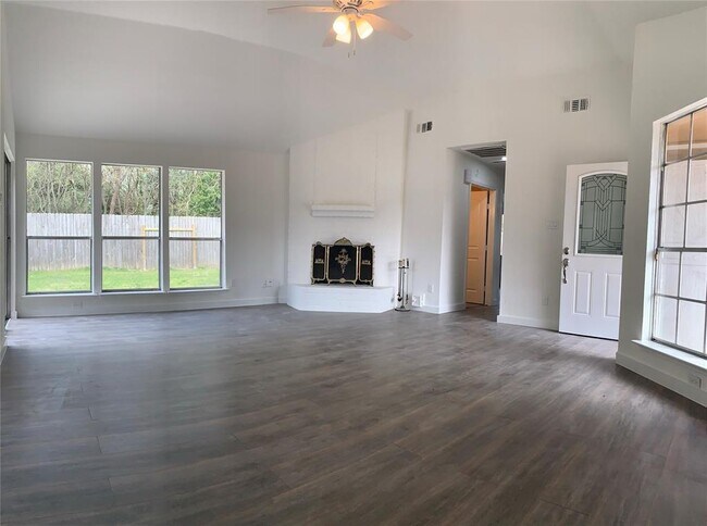 Building Photo - 1814 Wilshire Park Dr