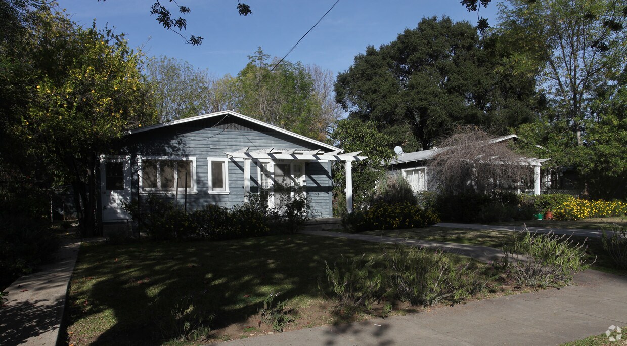 Primary Photo - 418-424 El Centro St