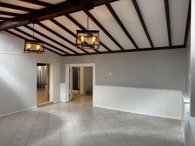 Foto del edificio - "Coastal Comfort Awaits: Spacious 4-Bed, 3...