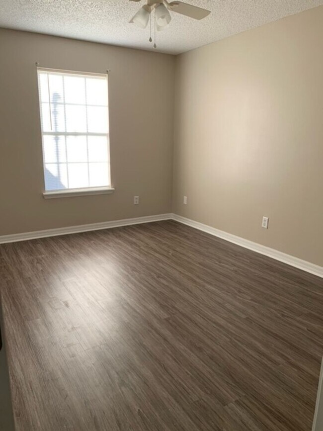 Foto del edificio - Charming  3 bedroom 2 bath home in the heart of Biloxi, MS