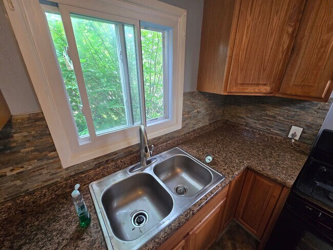 Foto del edificio - 3BD/ 1.5 BA Home for Rent Cleveland