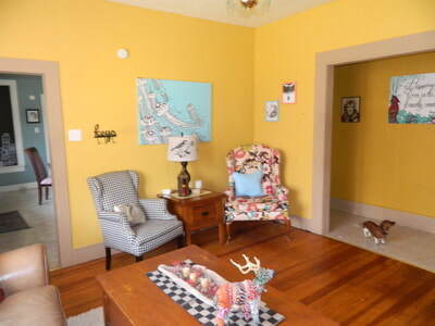 Foto del edificio - Charming 3 bedroom 2 bathroom home on larg...