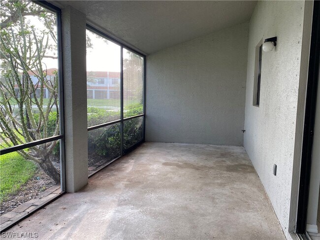 Foto del edificio - 14712 Sutherland Ave