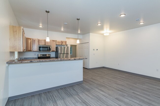 Building Photo - 1240 Shane Ct