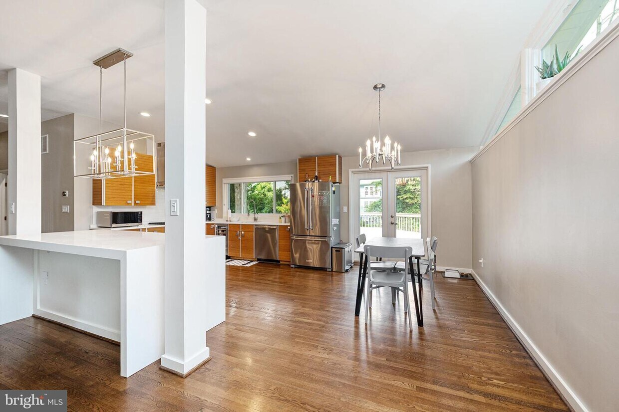 Foto principal - 6926 Tyndale St