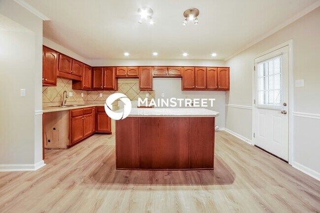 Building Photo - 3 Bedroom Pet-Friendly Home in Southaven, ...