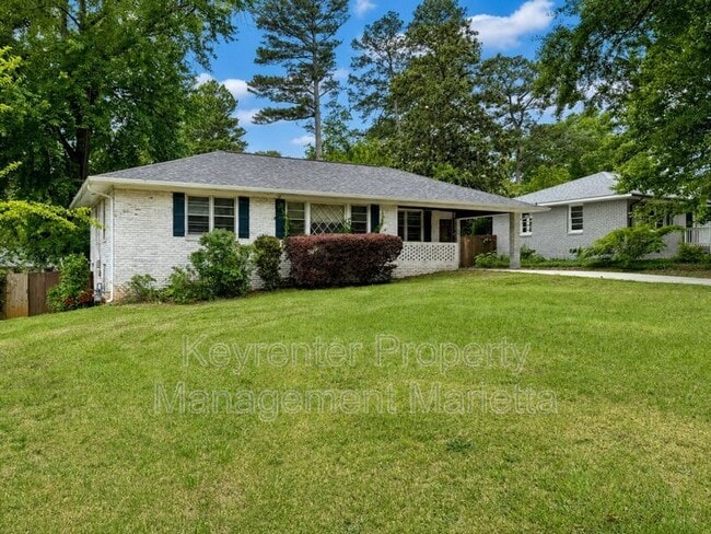 Building Photo - 2172 Pawnee Dr SE