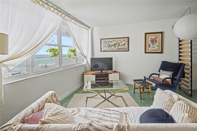 Building Photo - 100 Lincoln Rd