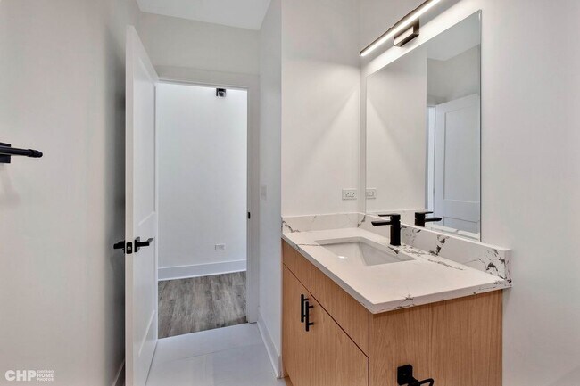 Foto del edificio - 4733 N Western Ave
