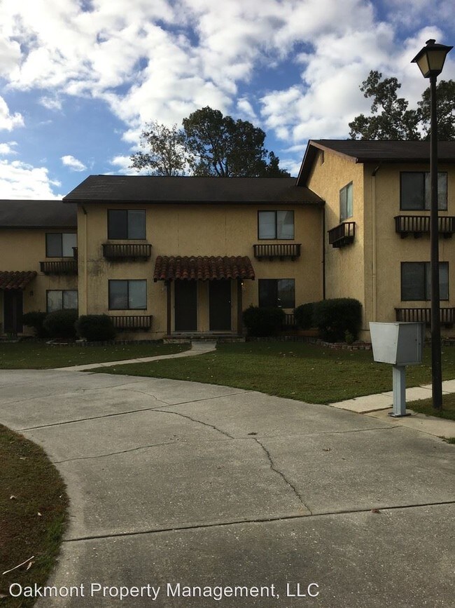 Building Photo - 2819 Breezewood Ave