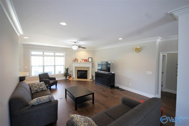 Building Photo - 196 Fernbridge Blvd