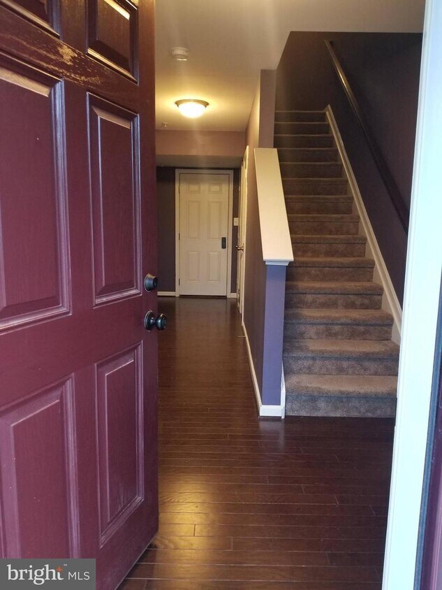 Foto principal - 460 Claiborne Rd