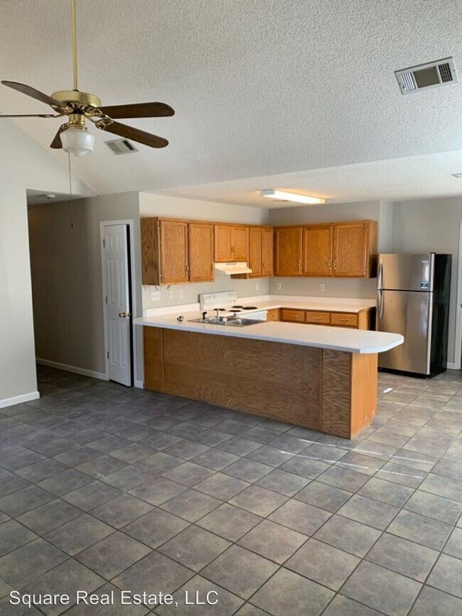 Building Photo - 3 br, 3 bath House - 306 Creekwood Lane