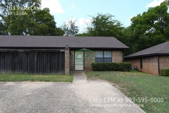 Building Photo - 203 Parklane Dr