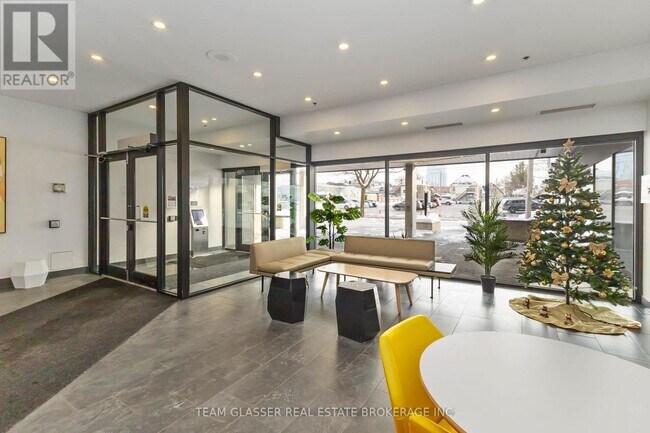 Photo du bâtiment - 675 Richmond St