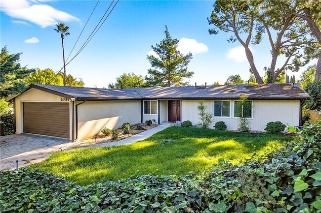 Building Photo - 20524 Rhoda St