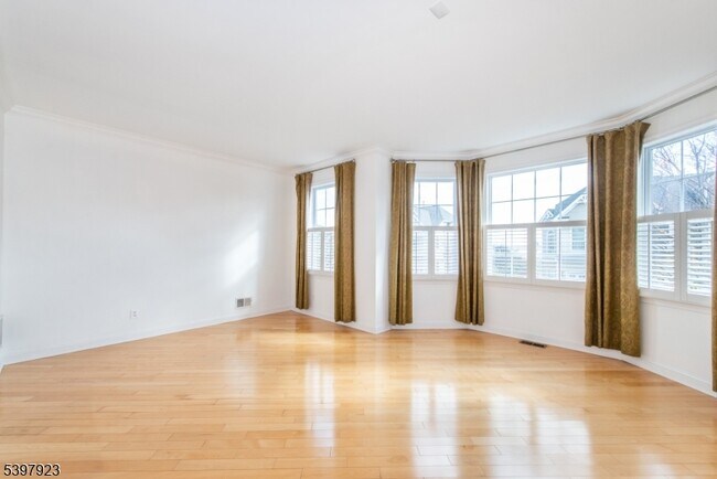 Foto del edificio - 43 S Shore Dr