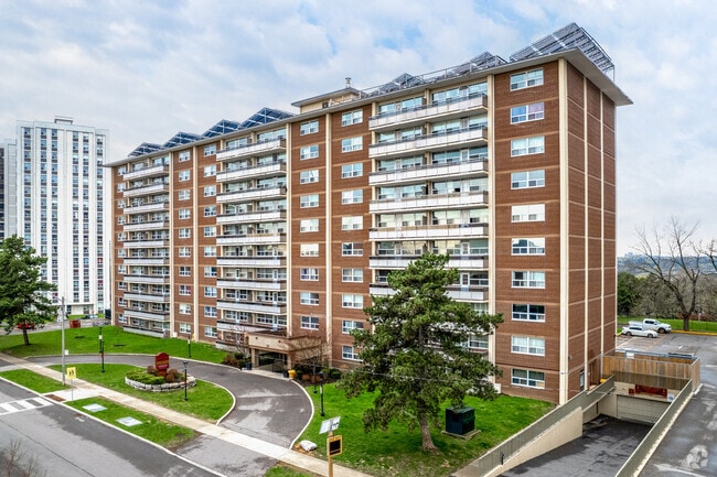 Building Photo - Cedar Grove