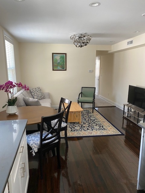 living/dining area - 60 Oak Ridge St