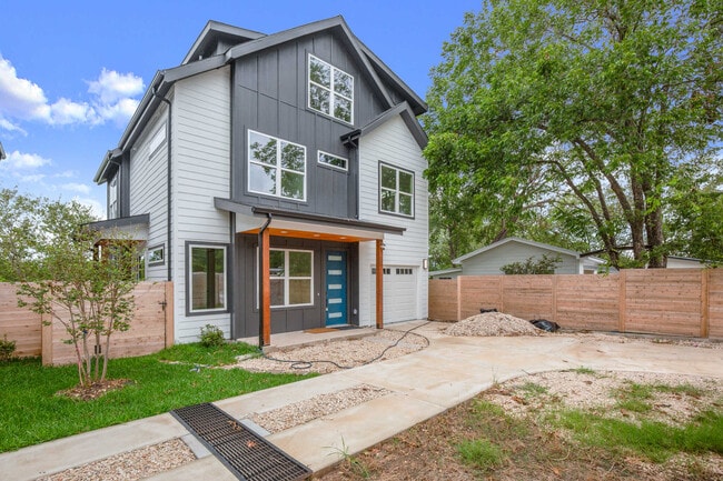 Building Photo - 5305 Ledesma Rd