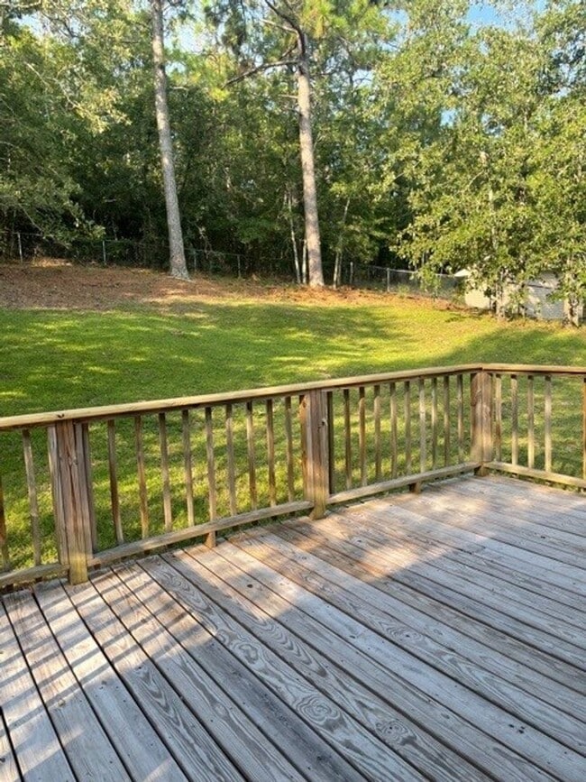 Building Photo - 687 Sudlow Lake Rd