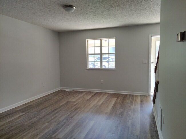 Building Photo - 779 Treasure Dr SW